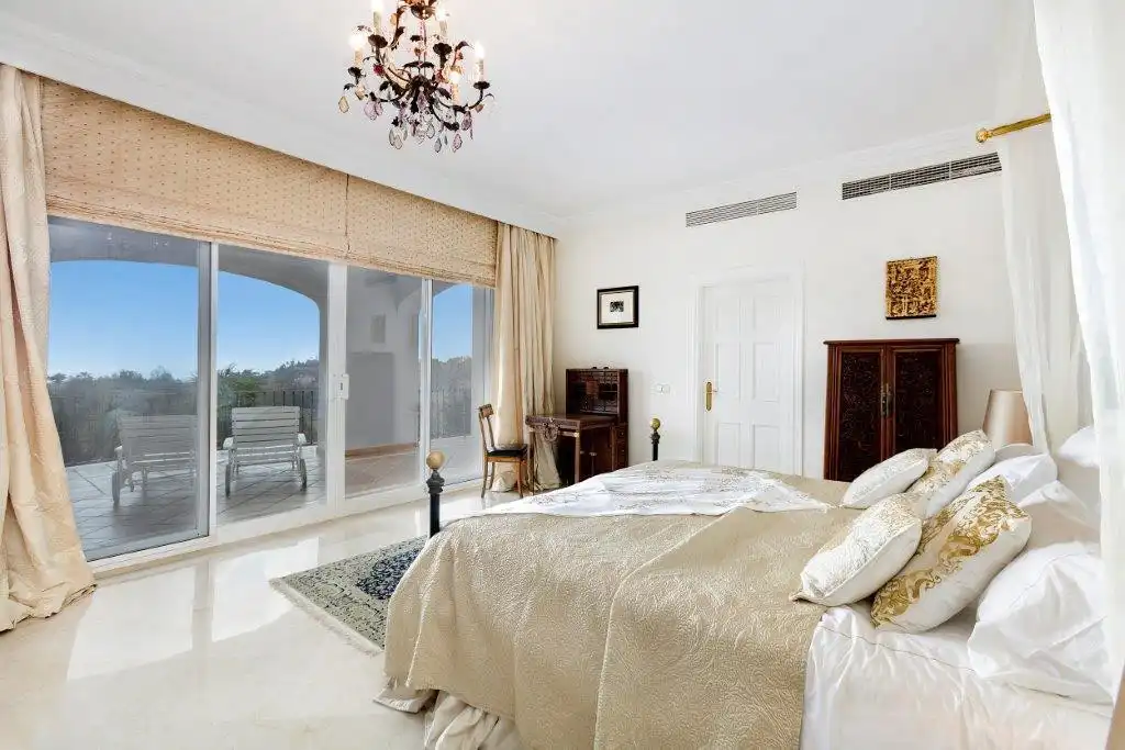 Habitación de Casa o chalet en venta en Benahavís con Aire acondicionado, Calefacción y Terraza