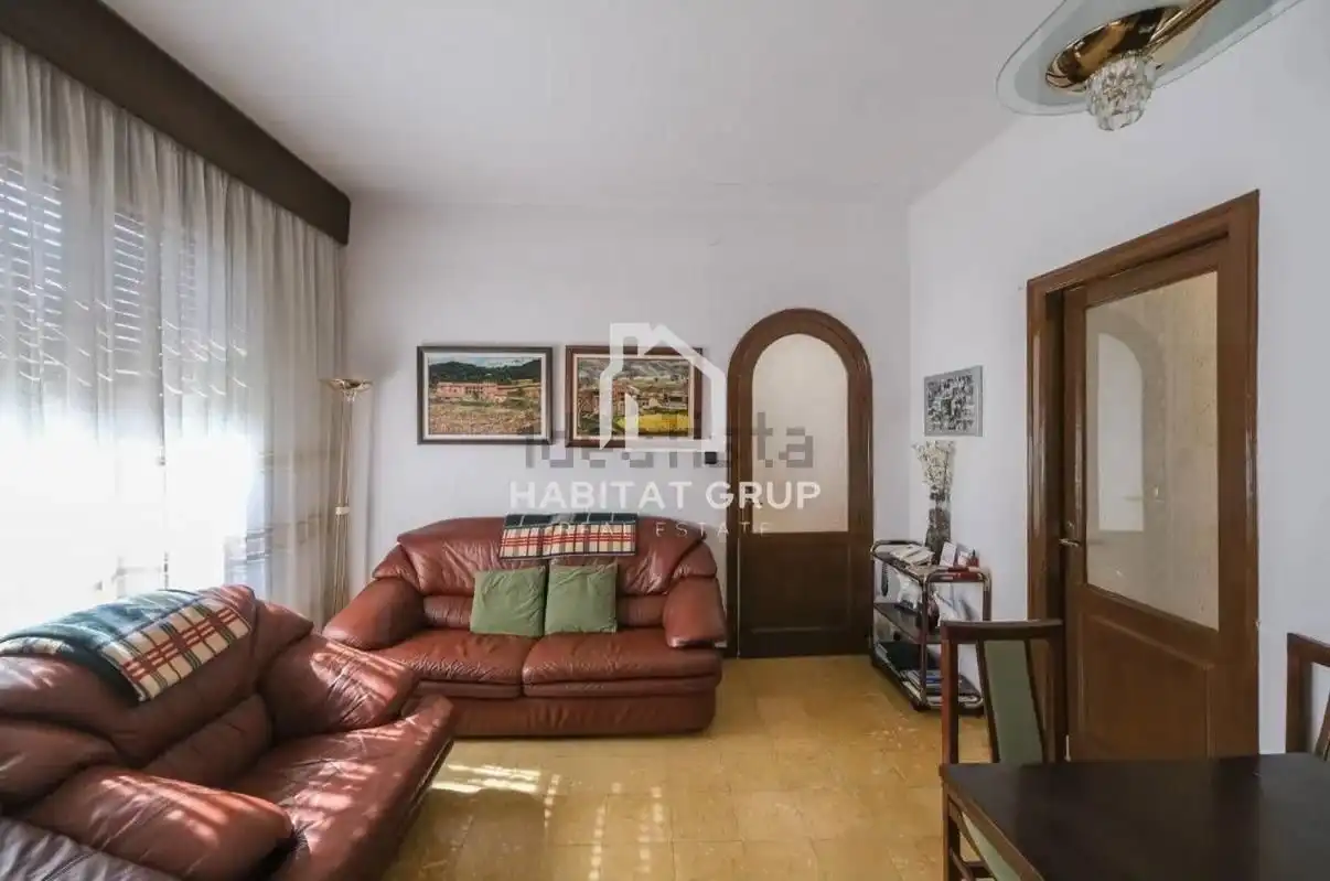 Sala d'estar de Casa o xalet en venda en Torelló amb Jardí privat i Terrassa