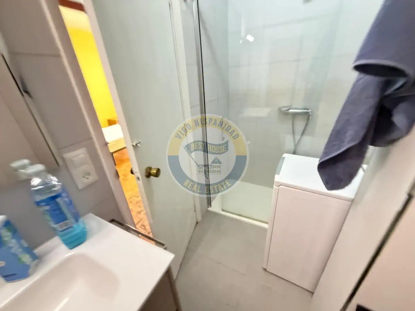Baño de Piso de alquiler en Vigo  con Calefacción, Parquet y Amueblado