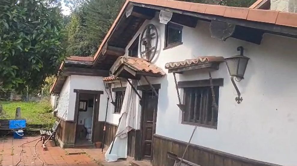 Vista exterior de Casa o xalet en venda en Pravia amb Moblat
