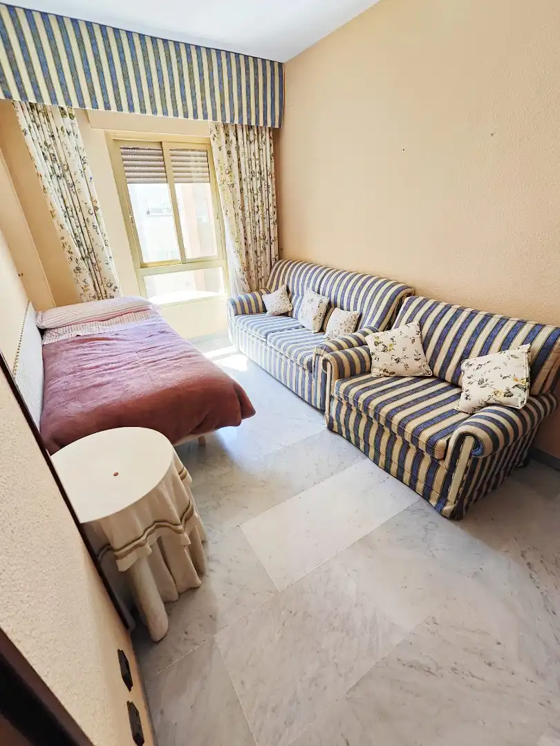Bedroom of Flat for sale in Sevilla  with Air Conditioner, Terrace and Community pool