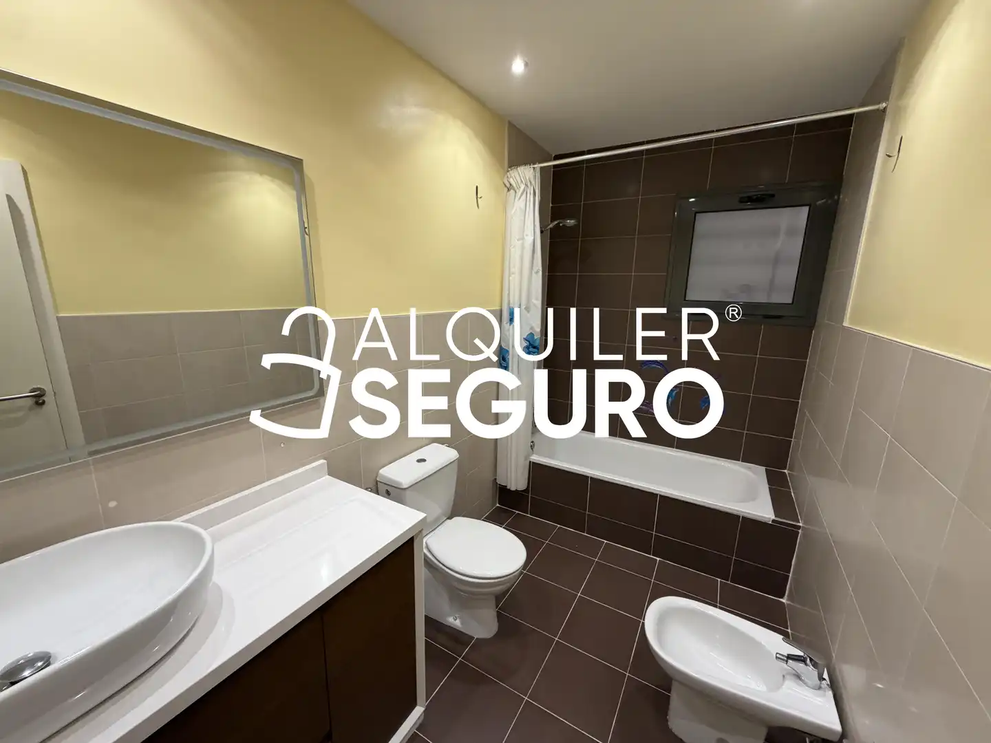 Bany de Pis de lloguer en Getafe amb Aire condicionat, Calefacció i Traster