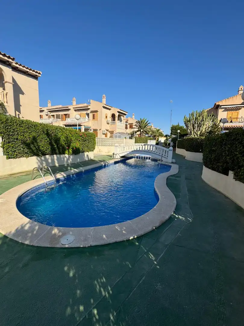 Piscina de Casa o chalet en venta en Torrevieja con Jardín privado, Terraza y Trastero
