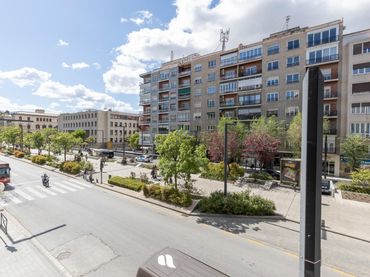 Piso con balcón en venta en Avenida Divina Pastora