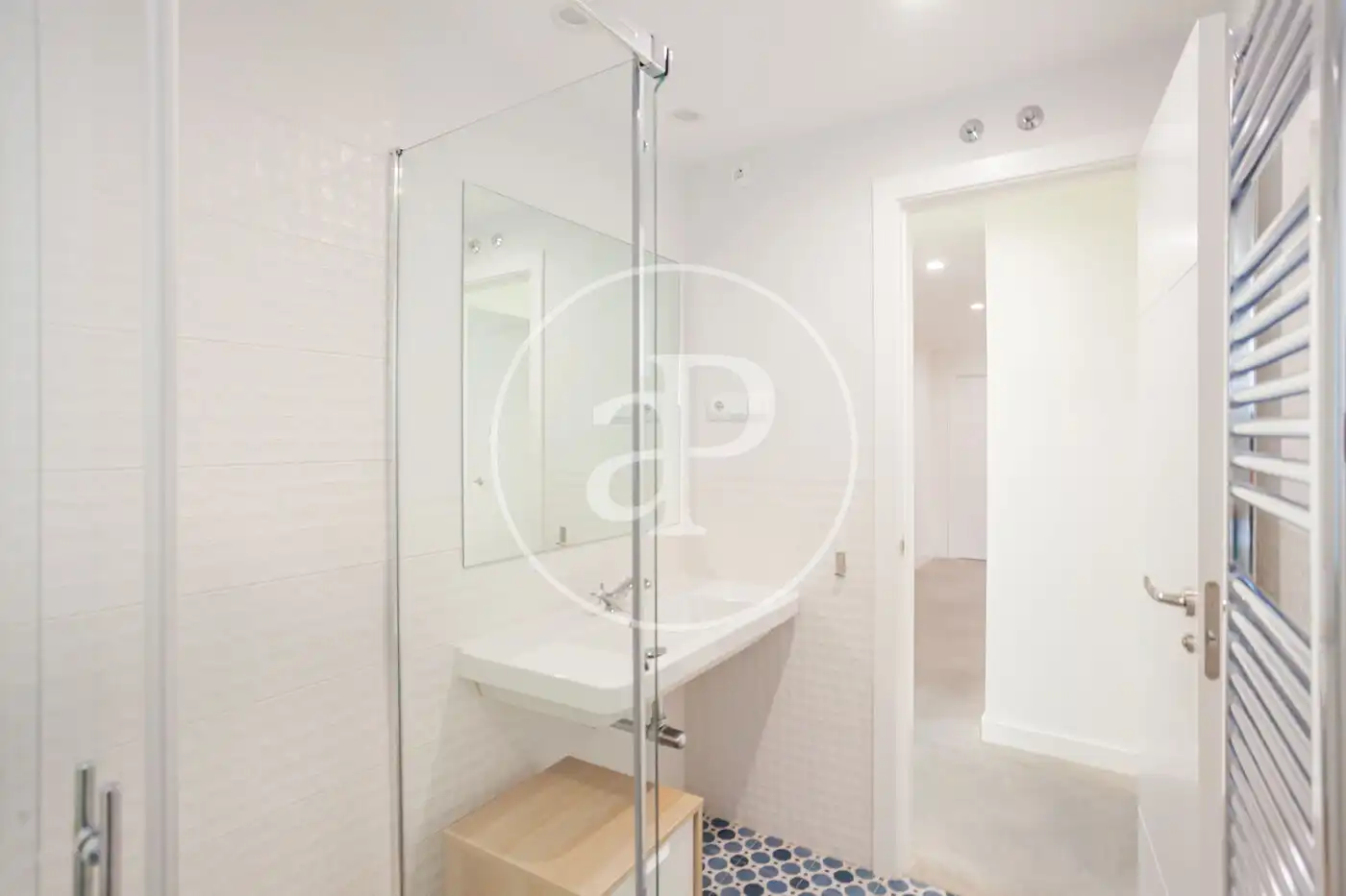 Baño de Casa o chalet de alquiler en Madrid con Aire acondicionado, Calefacción y Jardín privado