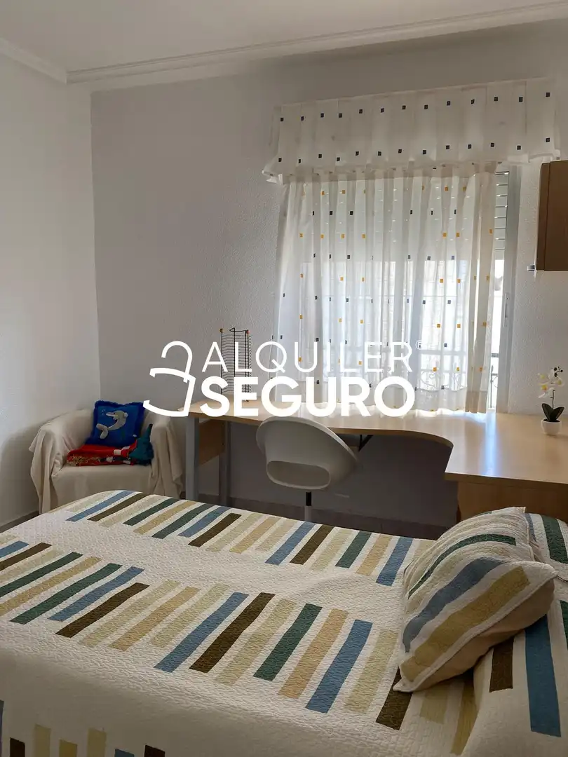 Habitación de Piso de alquiler en Murcia con Aire acondicionado y Amueblado