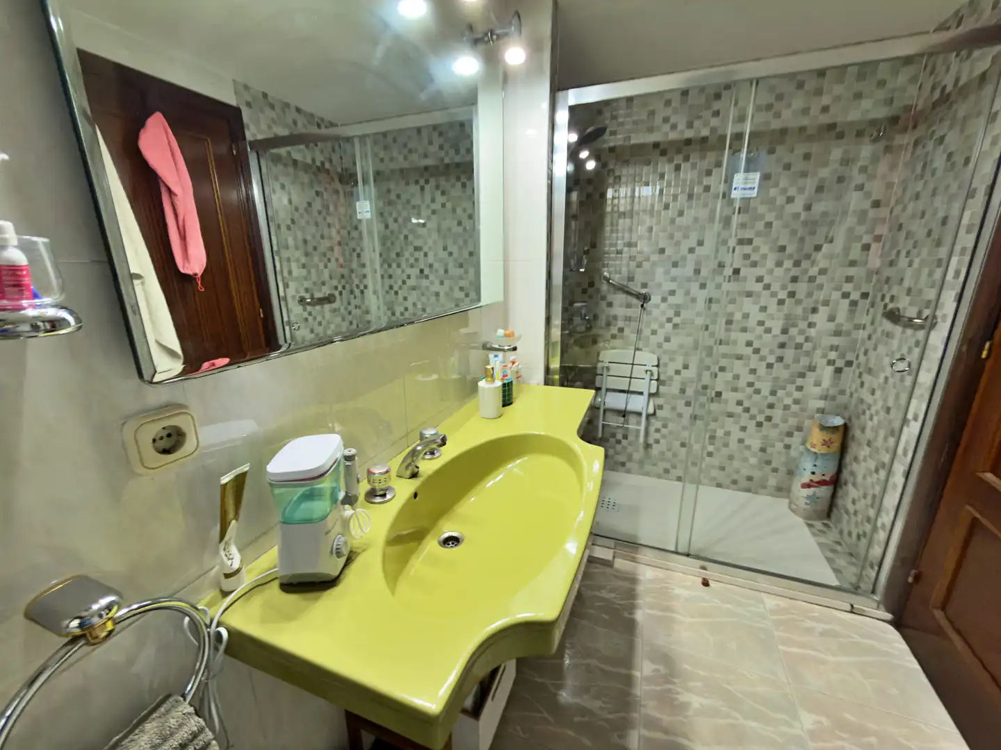 Bany de Casa o xalet en venda en Gijón  amb Calefacció, Parquet i Terrassa