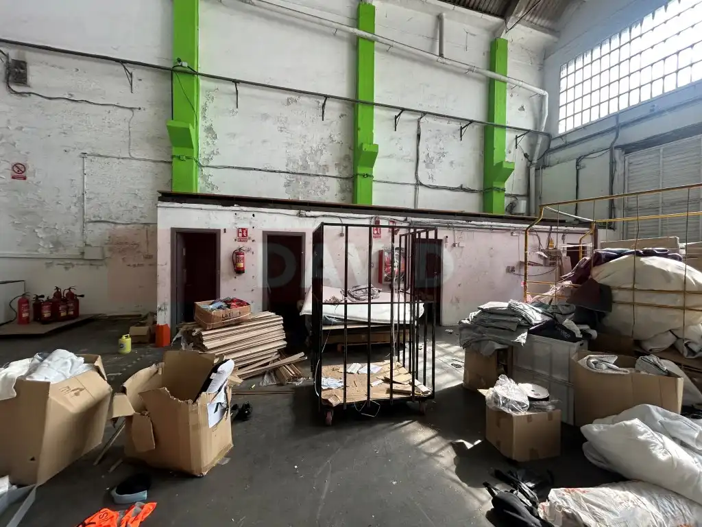 Industrial building for sale in Calle Crom Del, imagen 6