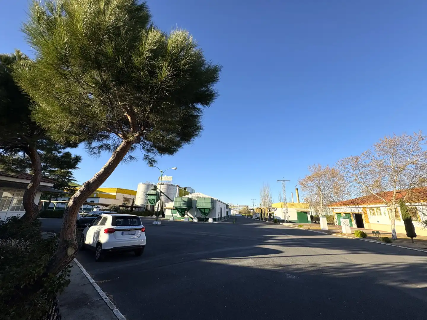 Vista exterior de Nave industrial en venta en Cedillo del Condado con Alarma