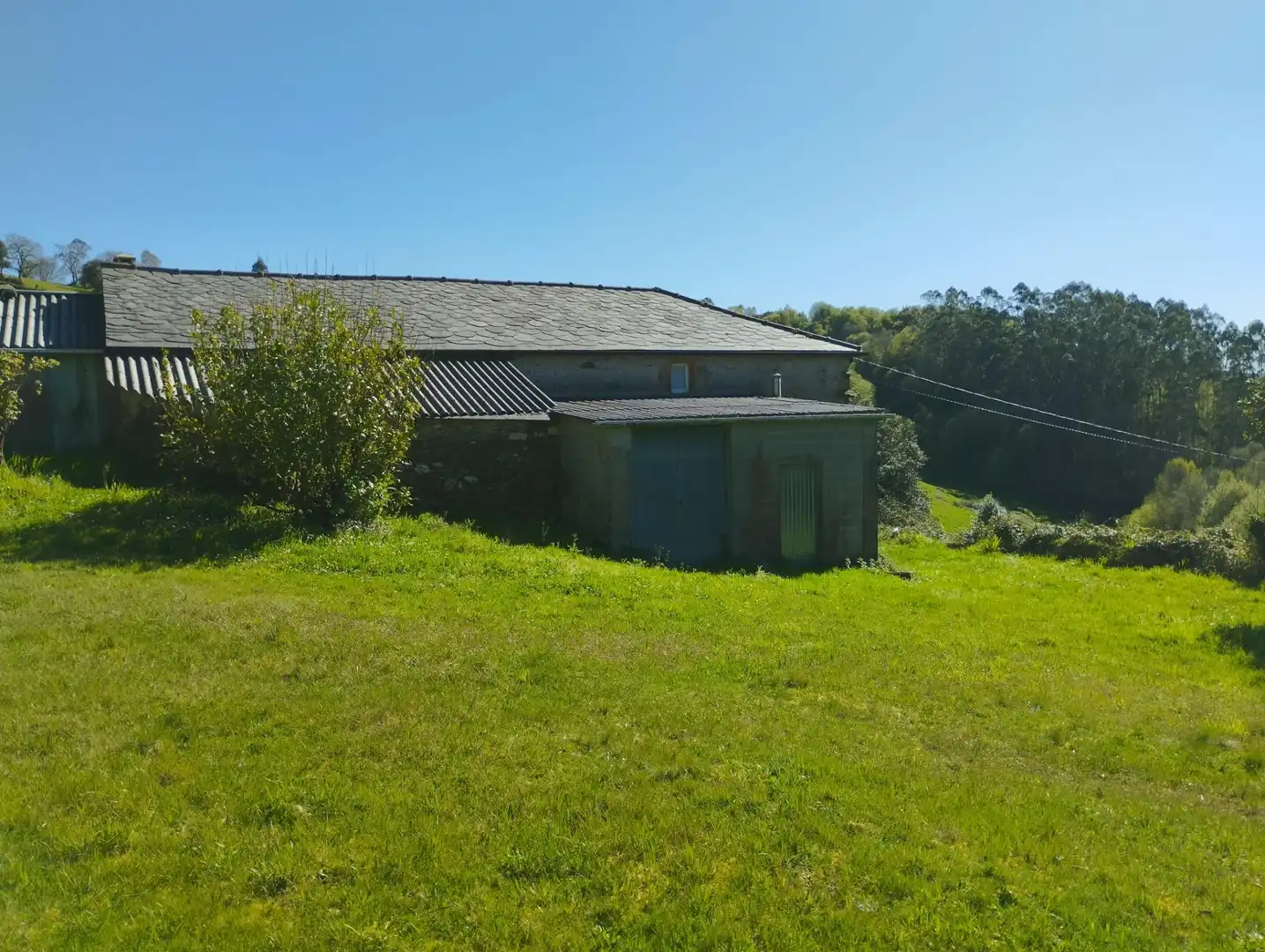 Vista exterior de Casa o xalet en venda en As Somozas  amb Calefacció, Jardí privat i Moblat