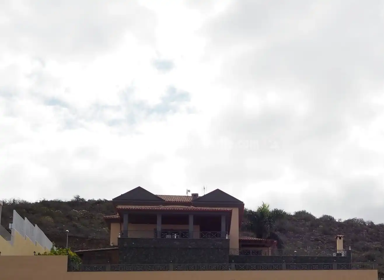 Impressive villa with traditional architecture, with panoramic views in Roque del Conde, one of the most luxurious areas of Costa , immagine 2
