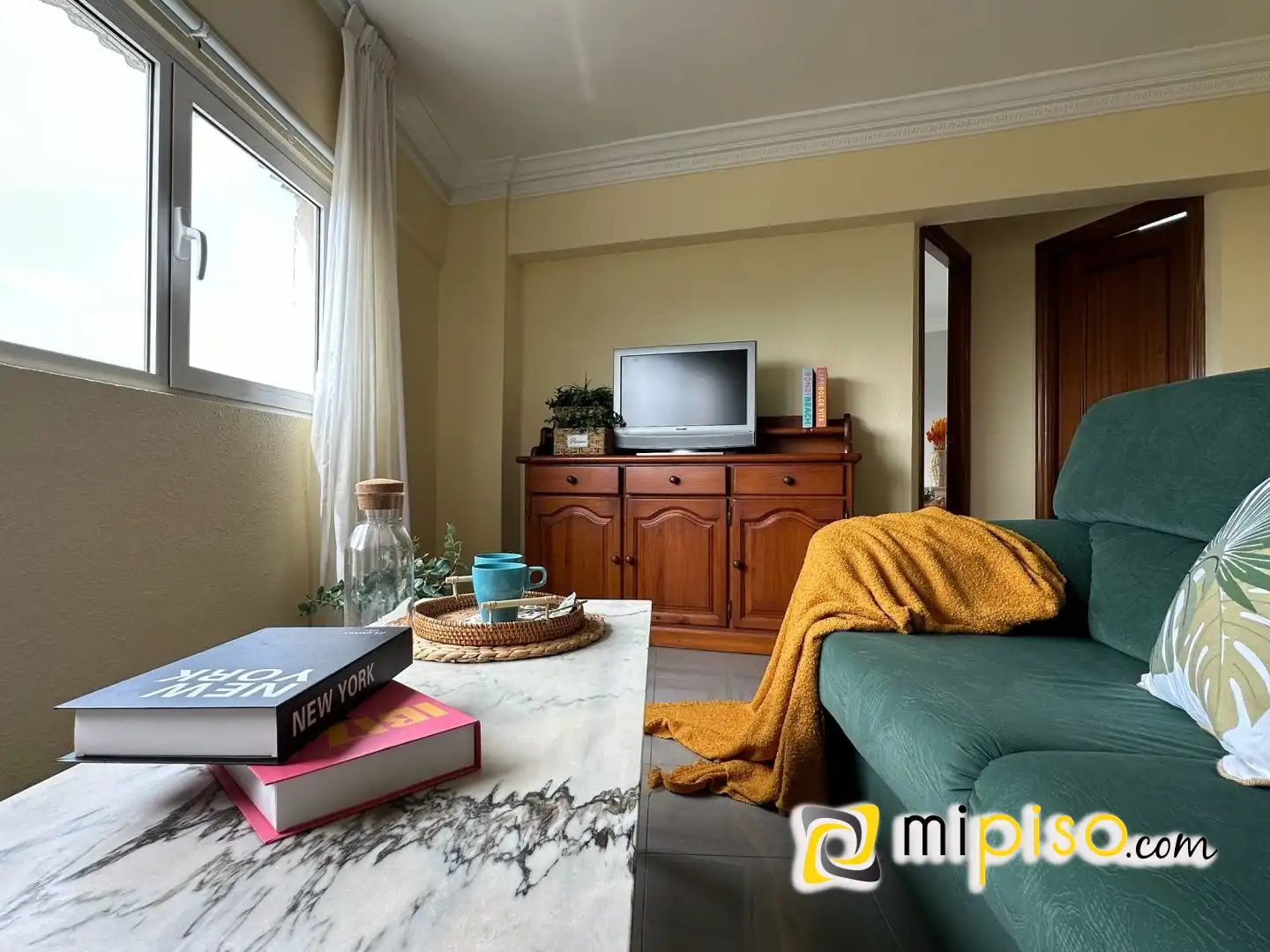 Living room of Flat for sale in Laredo  with Furnished