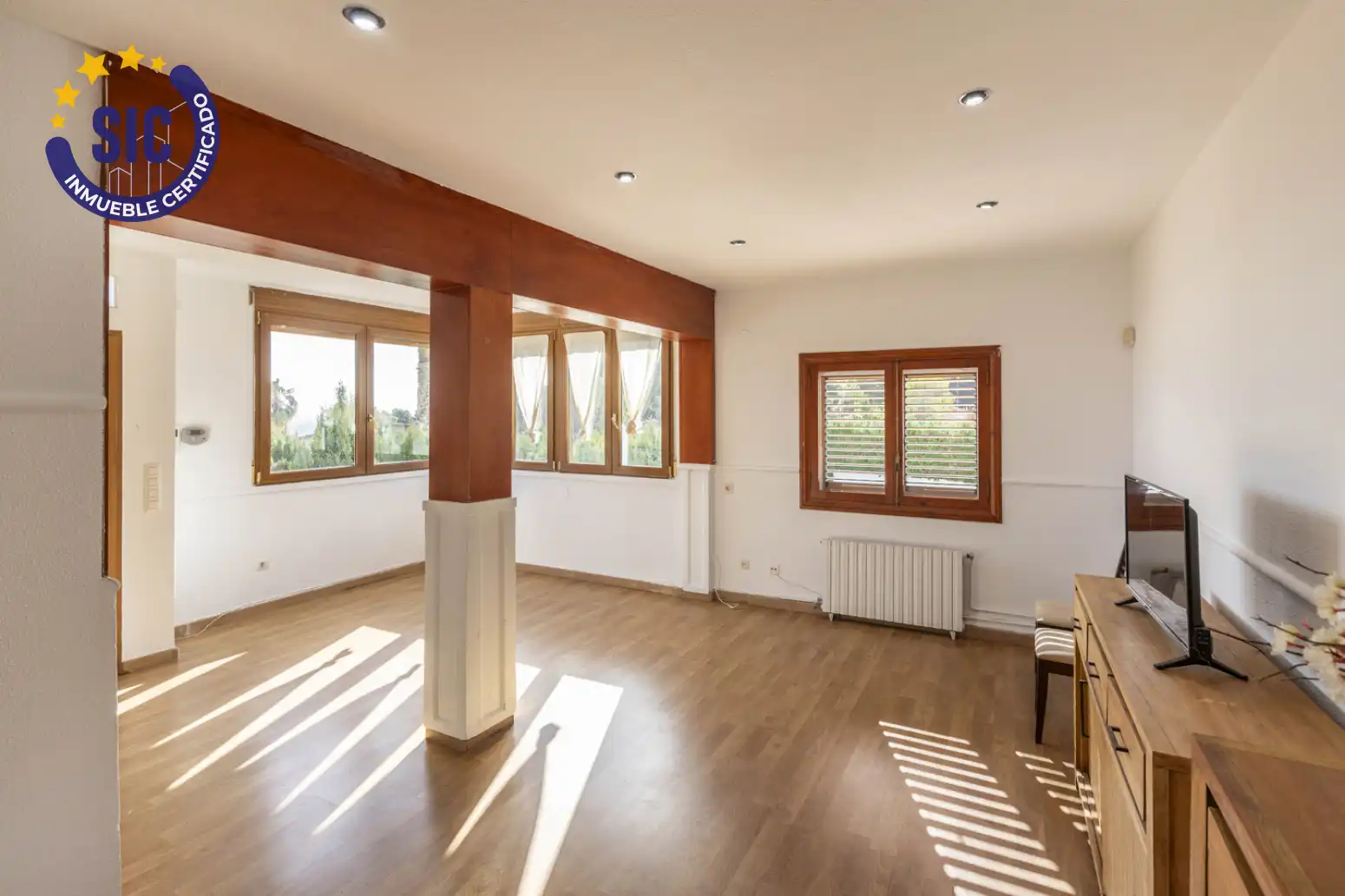 Sala d'estar de Casa adosada en venda en Torrent amb Aire condicionat, Calefacció i Jardí privat