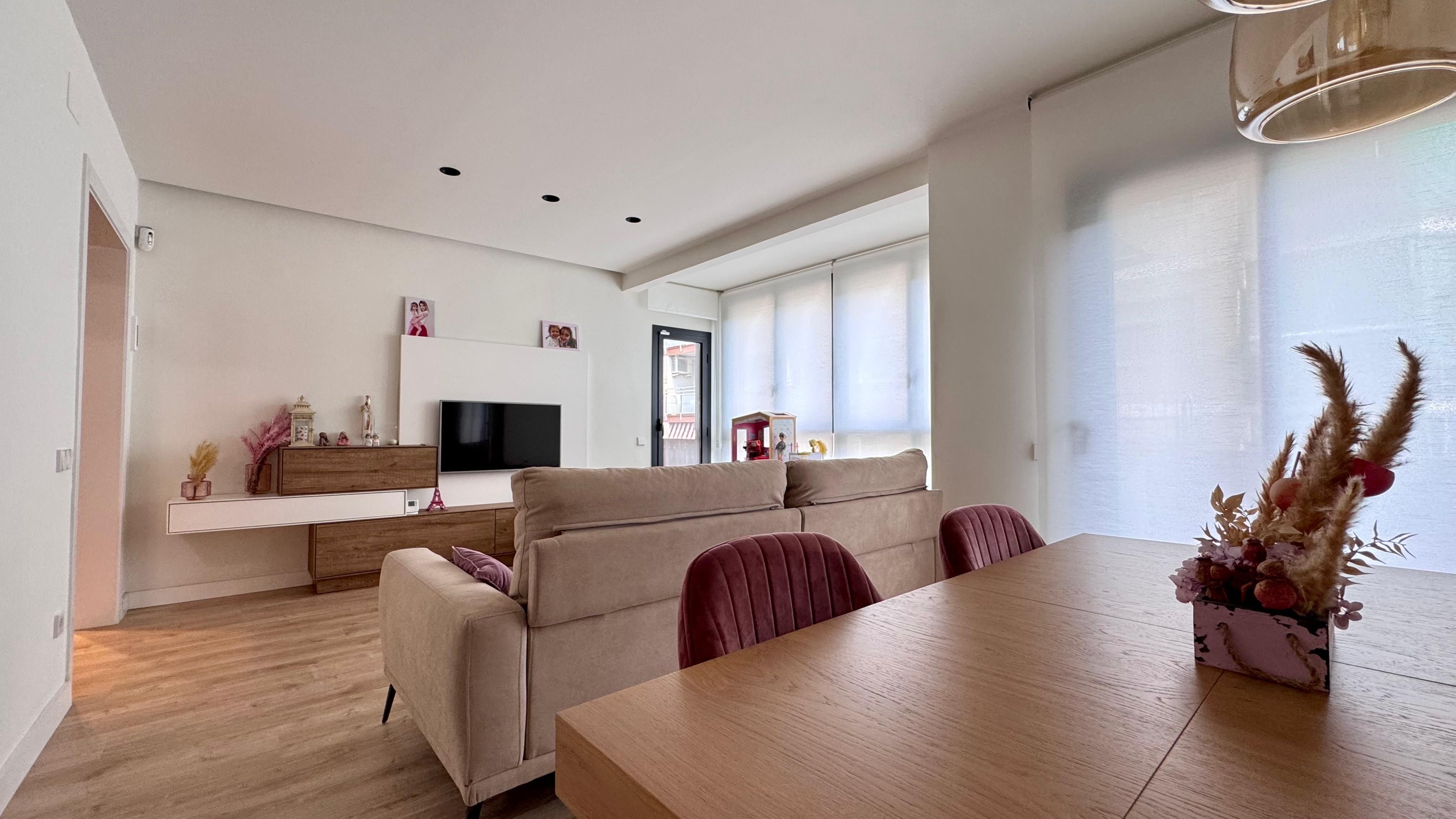 Living room of Flat for sale in Esplugues de Llobregat  with Balcony