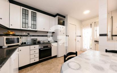 Cuina de Casa o xalet en venda en Terrassa amb Aire condicionat, Calefacció i Terrassa