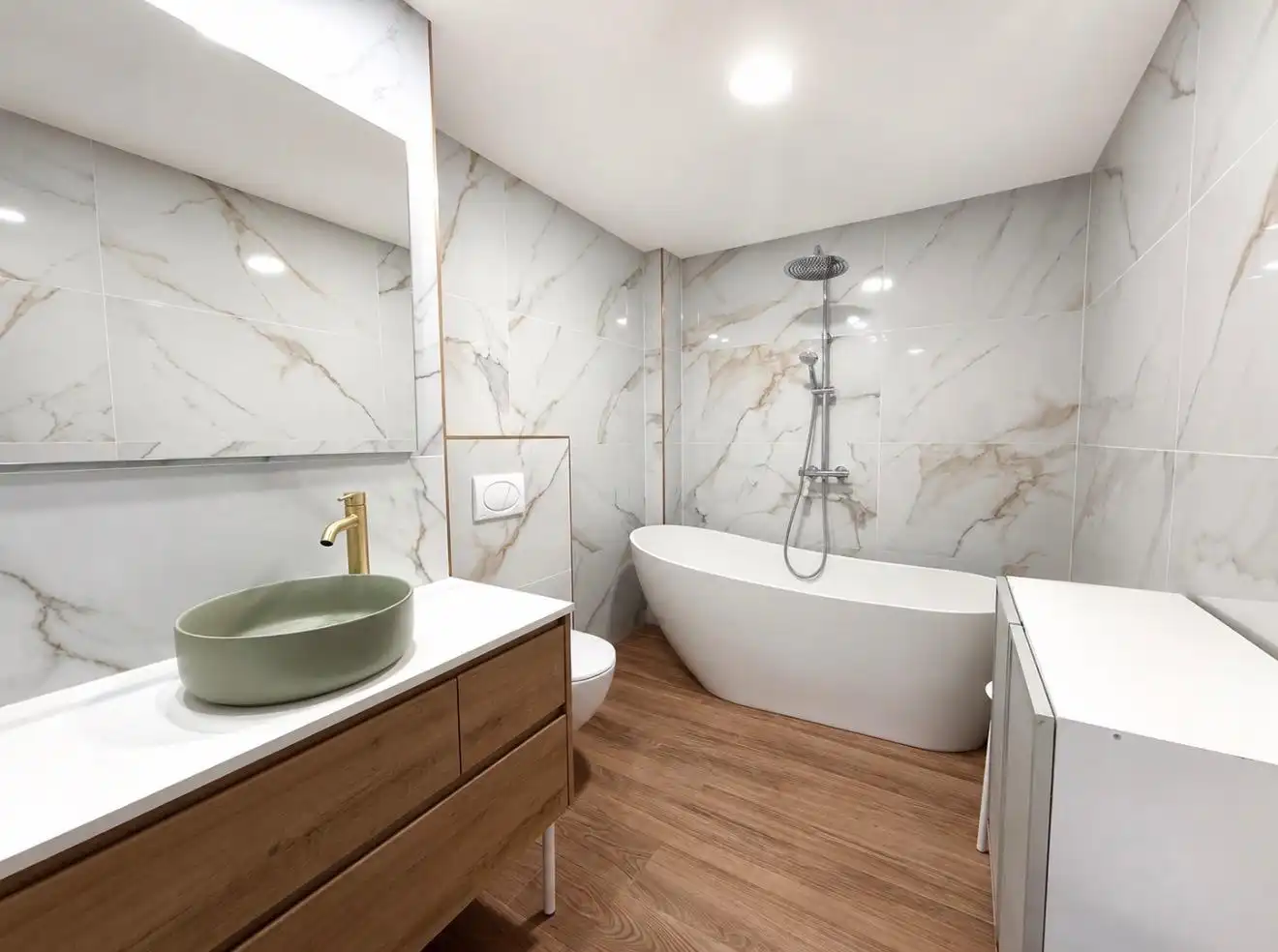 Badezimmer von Wohnung zum Verkauf in  Palma de Mallorca mit Parkett und Balkon