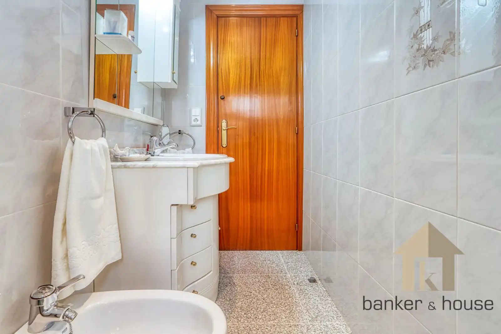 Bany de Pis en venda en Cerdanyola del Vallès amb Aire condicionat, Calefacció i Terrassa