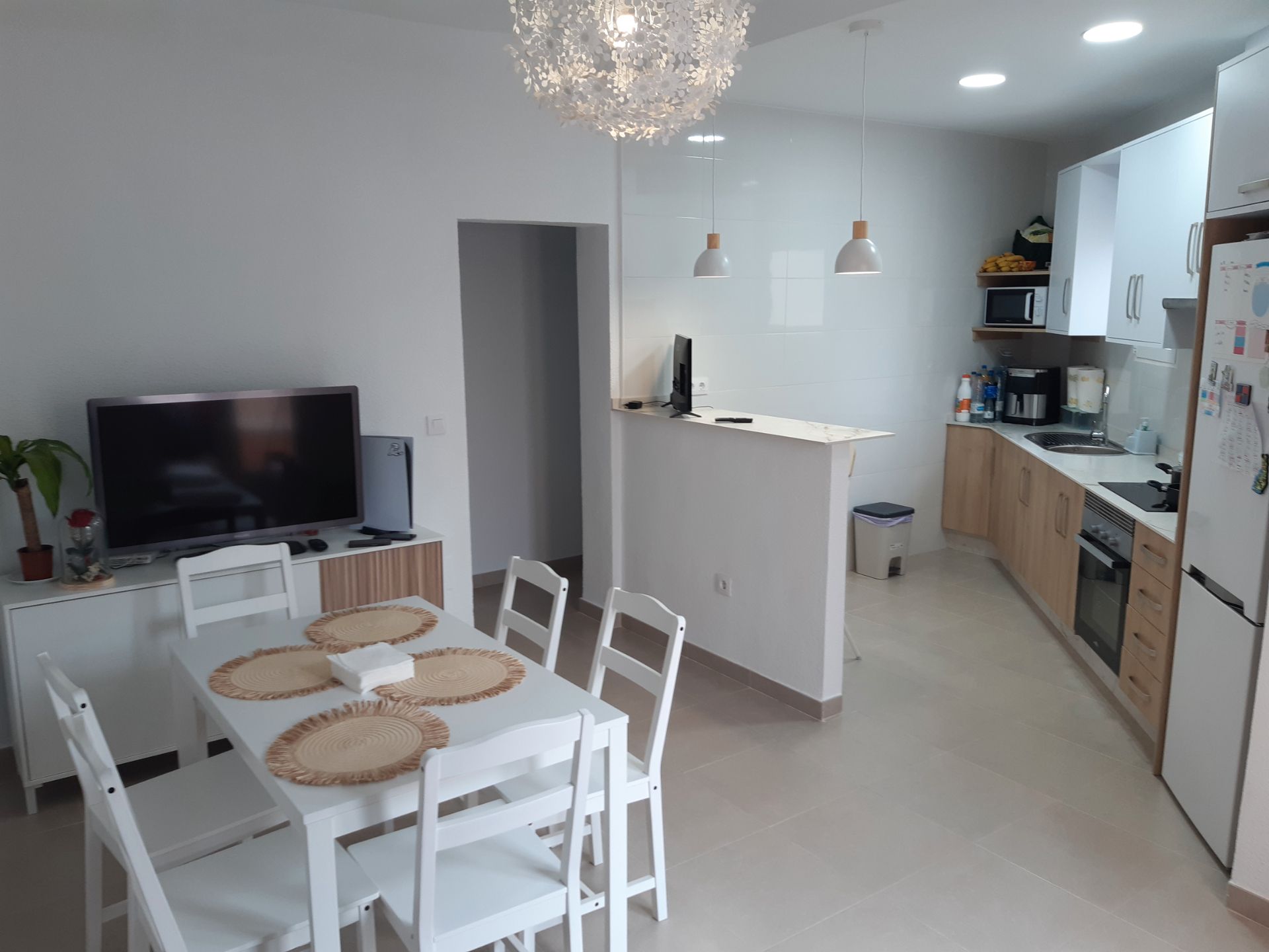 Cuina de Pis de lloguer en Cartagena amb Aire condicionat, Terrassa i Balcó