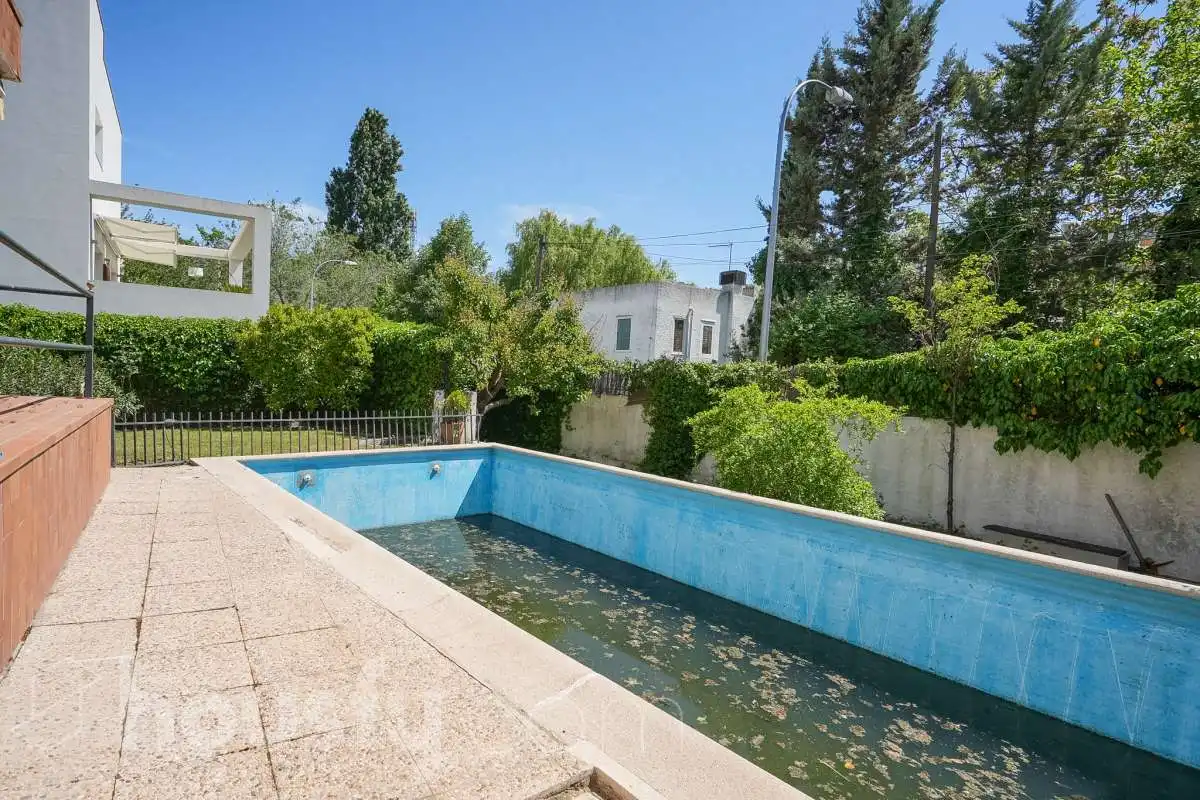 Swimming pool of Houses for sale in Madrid  with Air Conditioner, Heating and Private garden