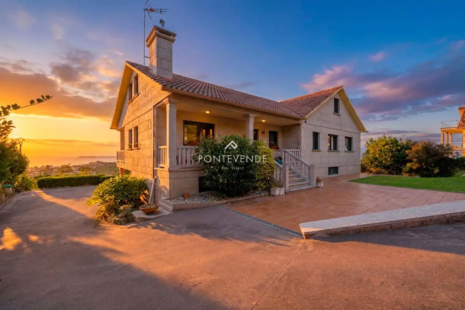 Vista exterior de Casa o chalet en venta en Marín con Calefacción, Terraza y Trastero