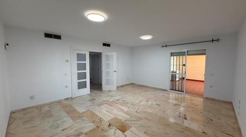 Foto 2 de Pis de lloguer a Calle Ave Marina, Zona Centro Comercial Torrequebrada, Málaga