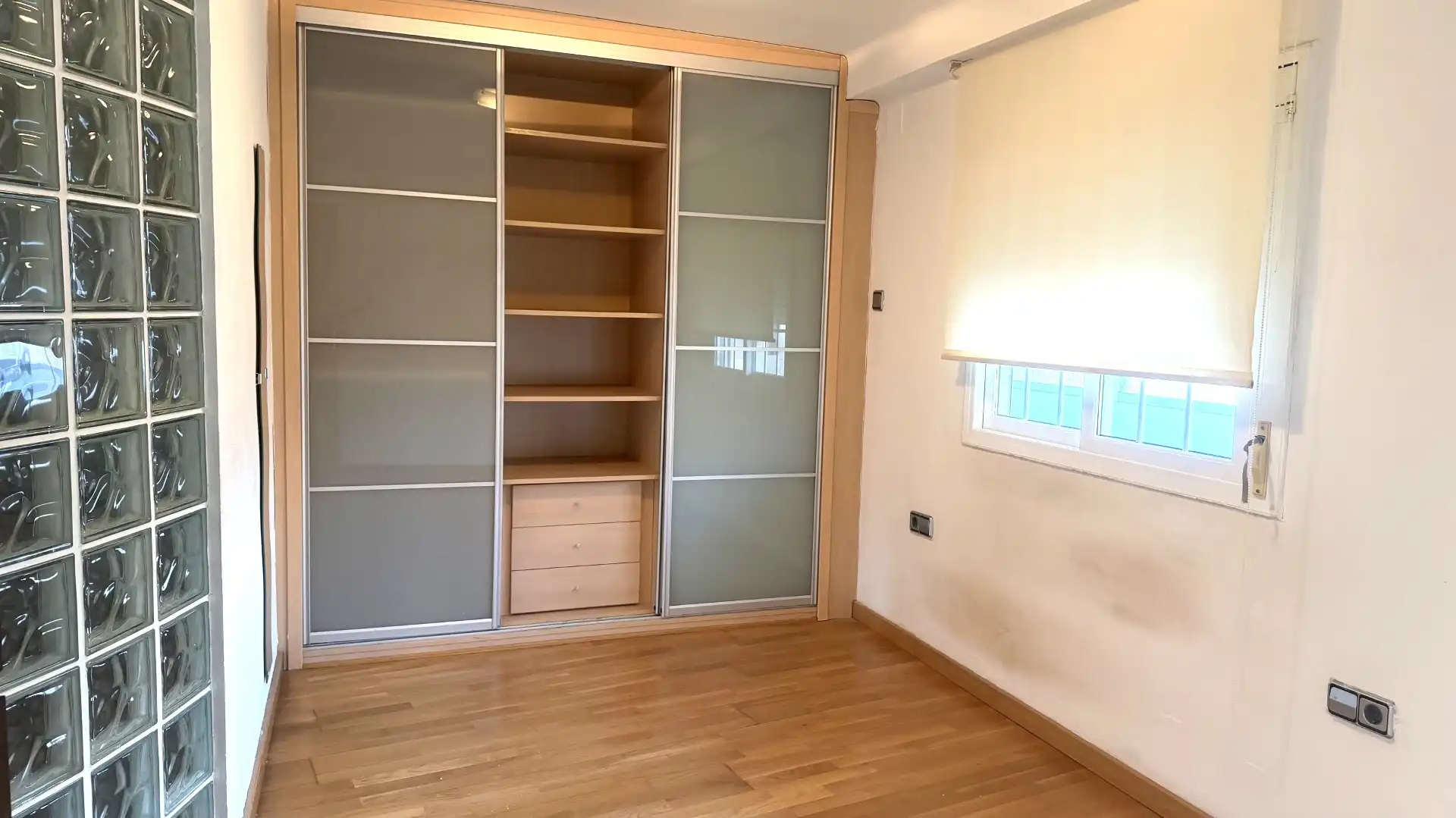 Piso con terraza en venta en La Gavarra, imagen 2