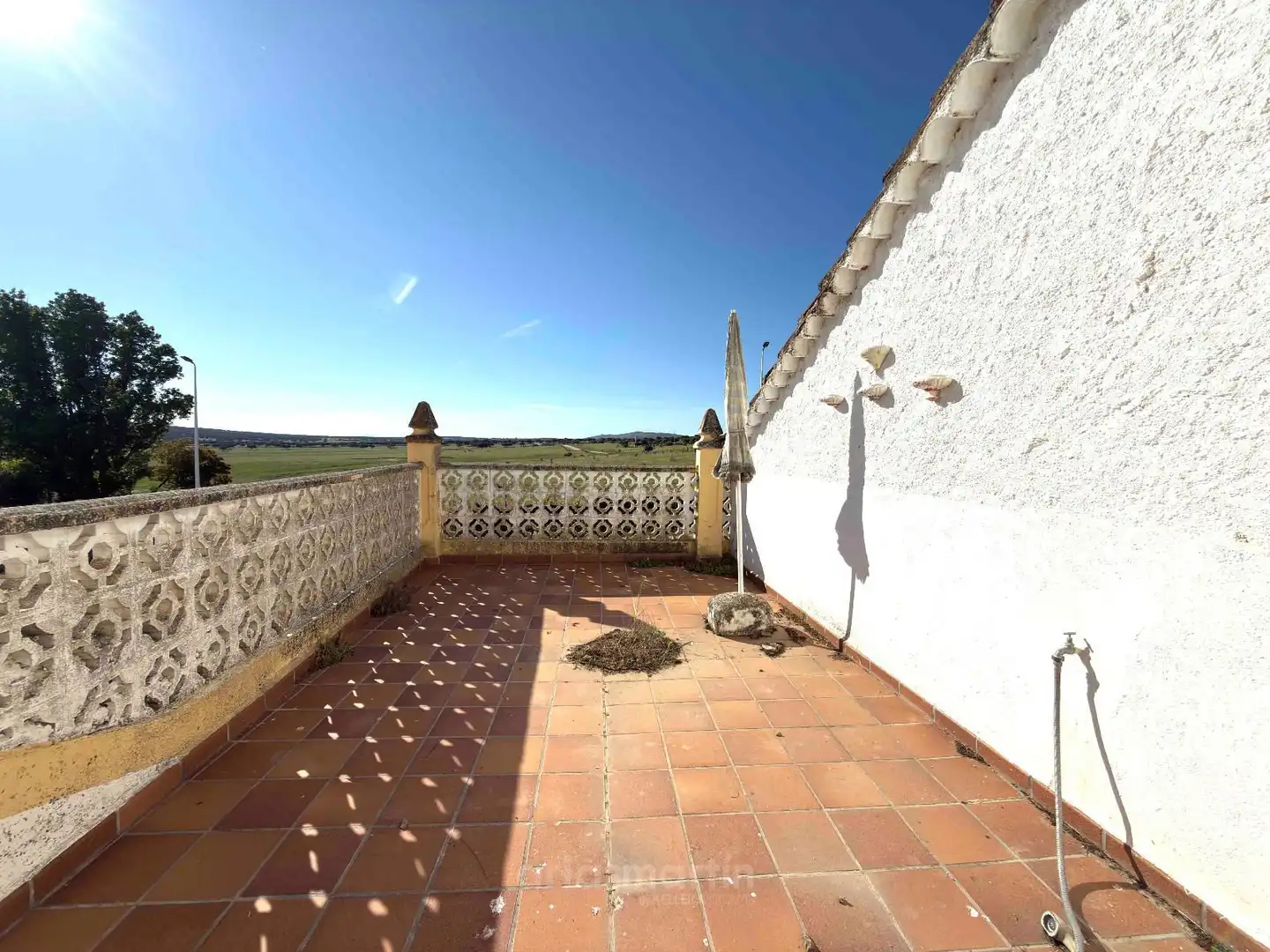 Terrassa de Casa o xalet en venda en Vecinos amb Terrassa i Moblat