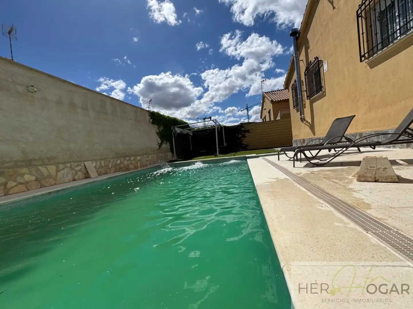 Piscina de Casa o chalet en venta en Burguillos de Toledo con Aire acondicionado, Calefacción y Jardín privado