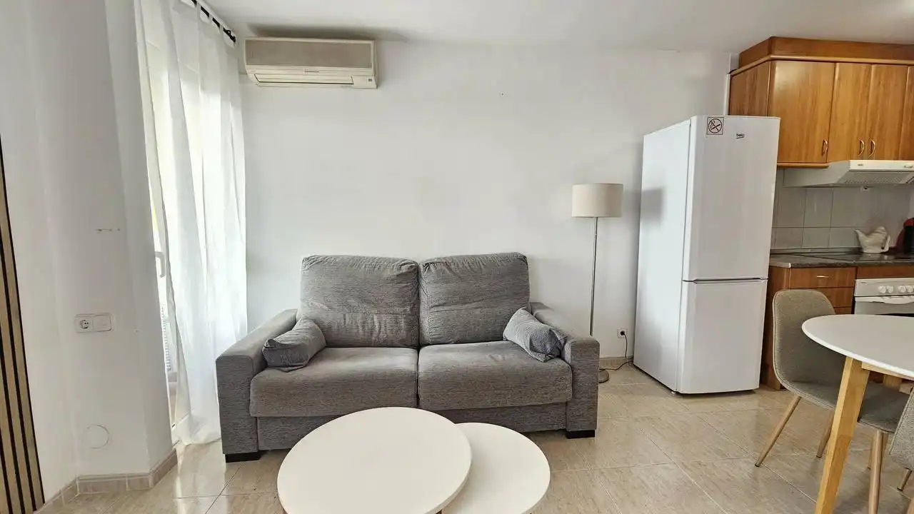 Sala de estar de Planta baja de alquiler en Roses con Aire acondicionado, Terraza y Amueblado