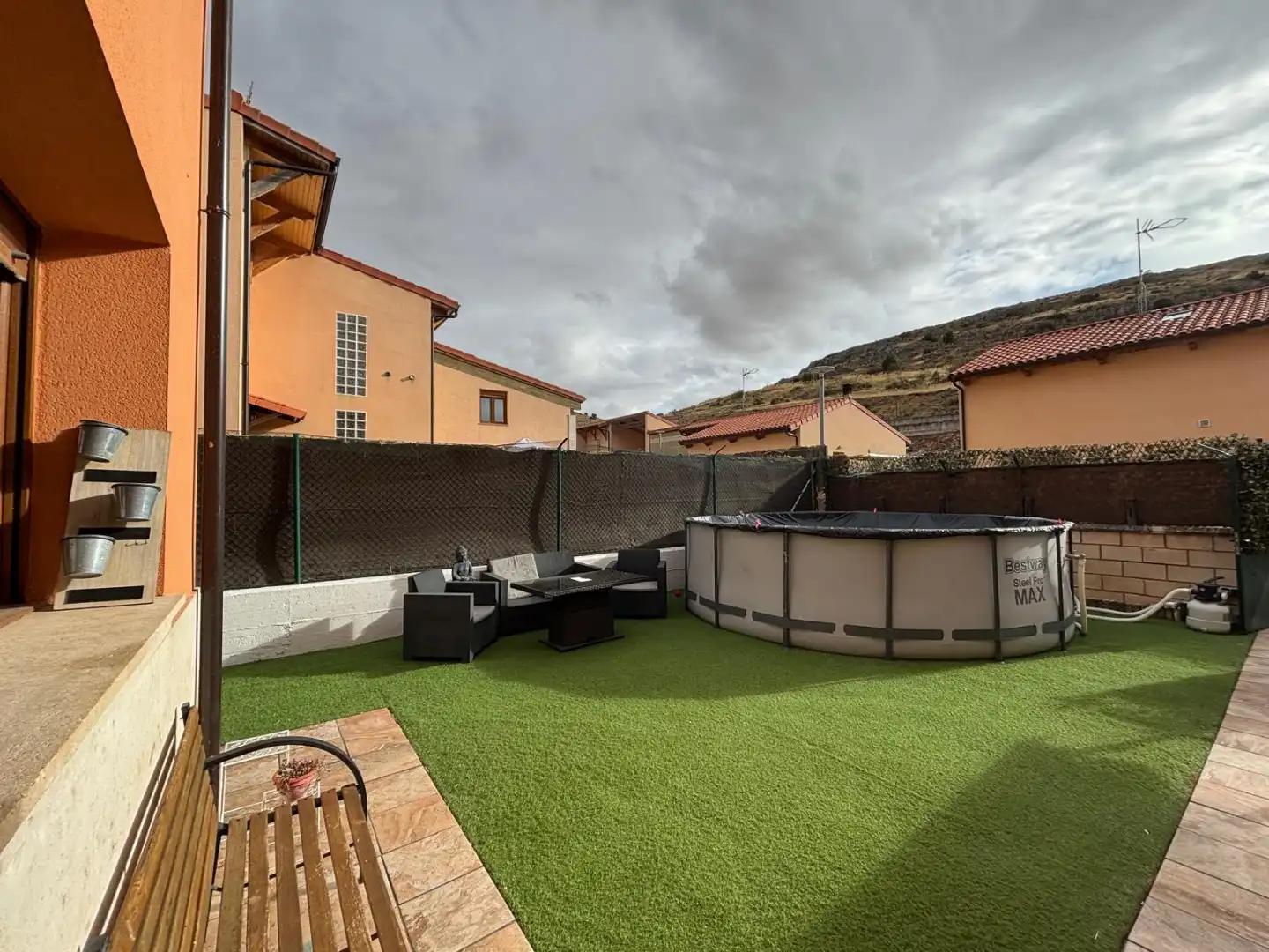 Terrassa de Casa o xalet en venda en Hontoria de la Cantera amb Calefacció, Jardí privat i Traster