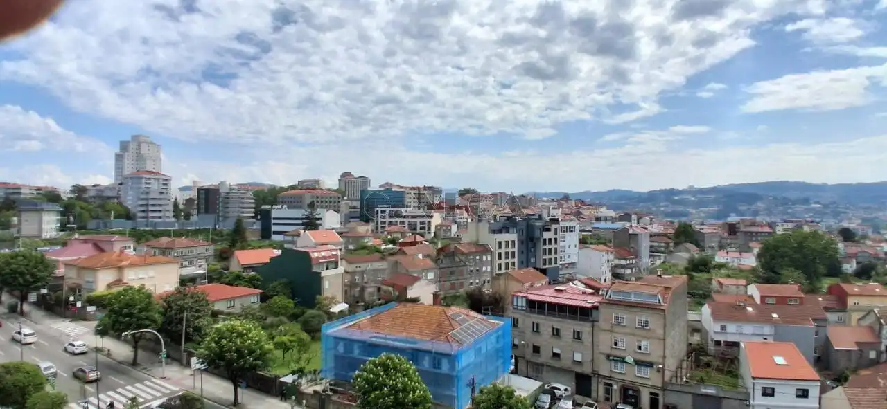 Vista exterior de Piso en venta en Vigo  con Calefacción y Parquet