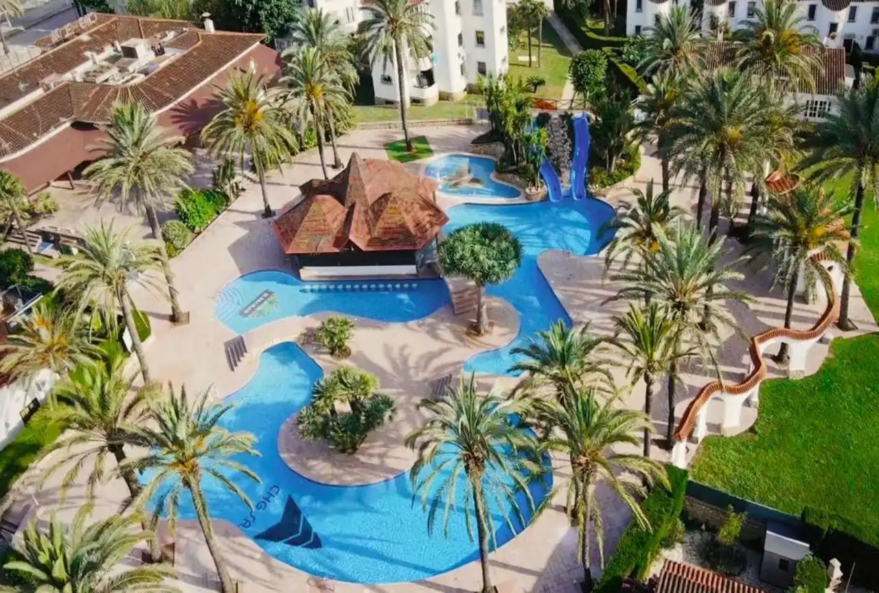 Apartament amb piscina en venda a Carrer Òliba 70, imagen 2