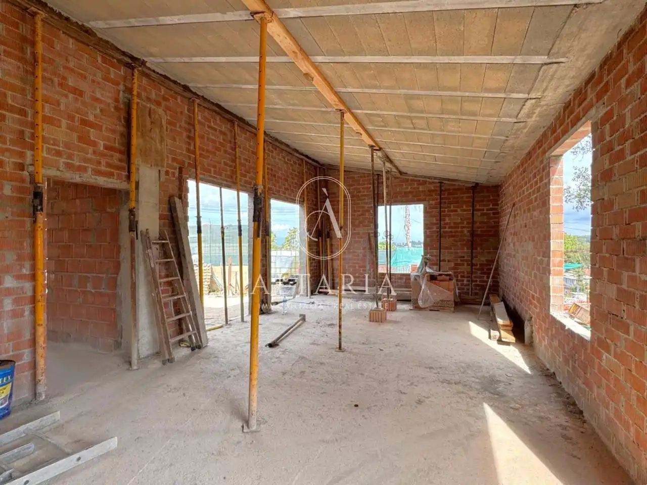 Casa con piscina en venta en Calle Empúries, imagen 5