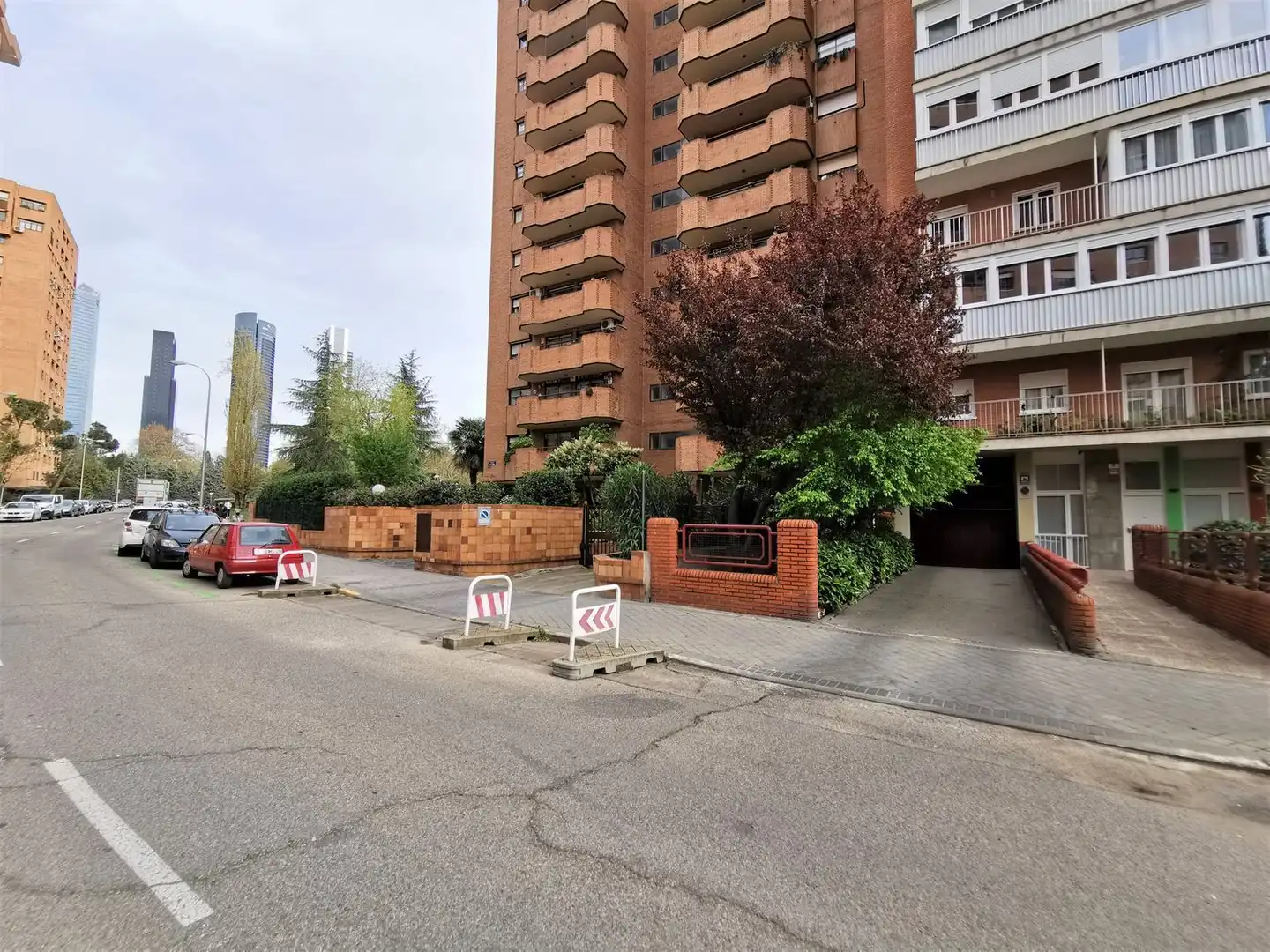 Außenansicht von Wohnungen zur Miete in Madrid mit Klimaanlage