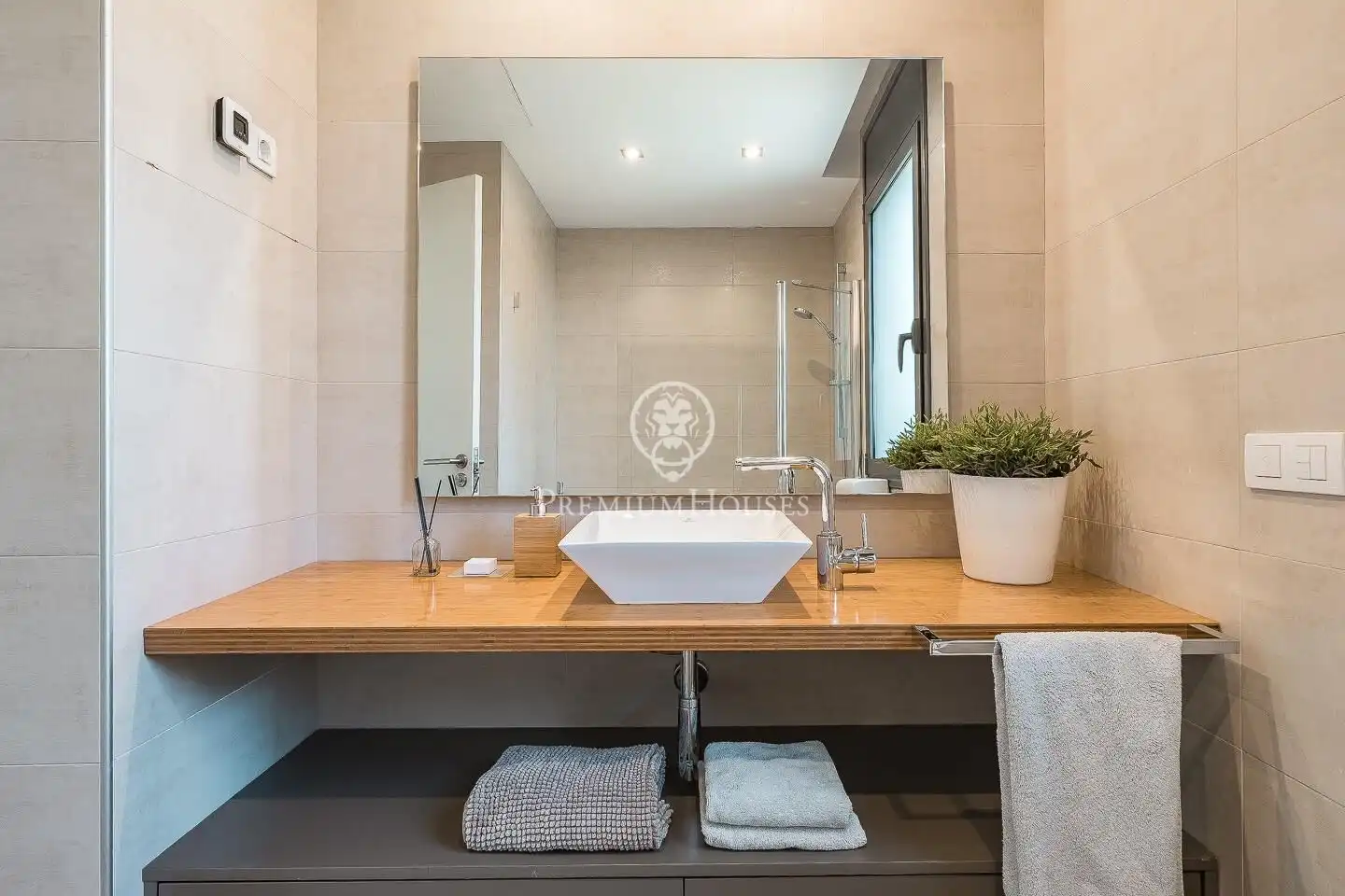 Bathroom of Houses for sale in Sant Cugat del Vallès  with Air Conditioner, Heating and Private garden