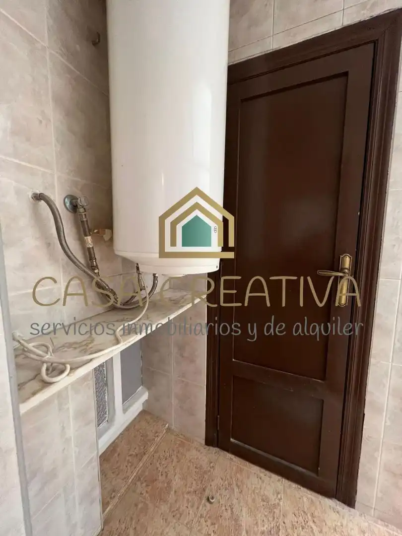 Bathroom of Flat for rent in Valencia  with Air Conditioner, Heating and Terrace