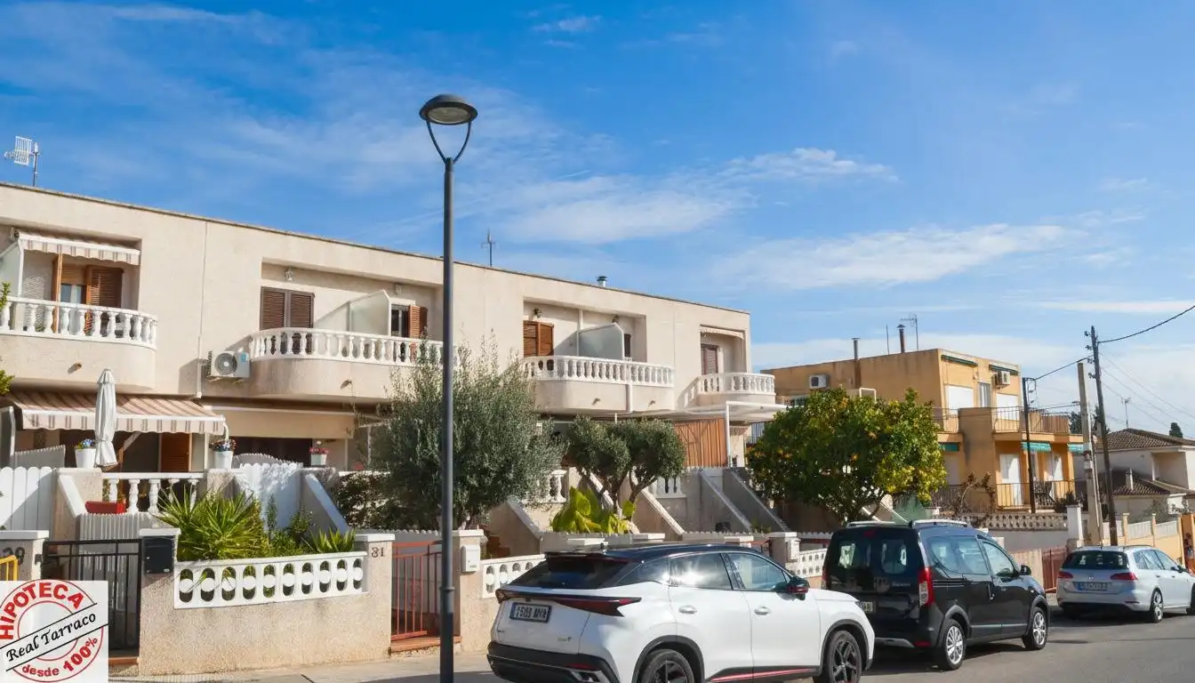 Vista exterior de Casa adosada en venda en Creixell amb Jardí privat, Terrassa i Traster