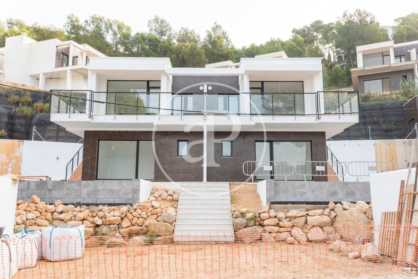 Vista exterior de Casa adosada en venda en Chiva amb Aire condicionat, Calefacció i Jardí privat