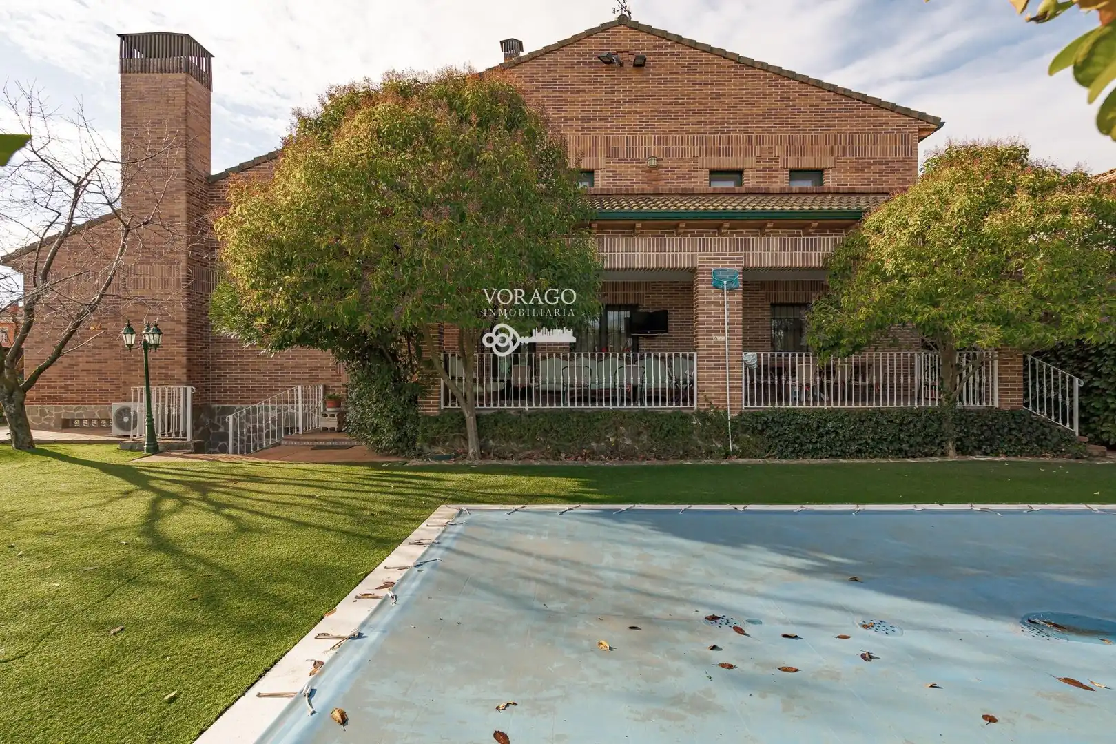 Vista exterior de Casa o chalet en venta en Villanueva de la Torre con Calefacción, Jardín privado y Terraza