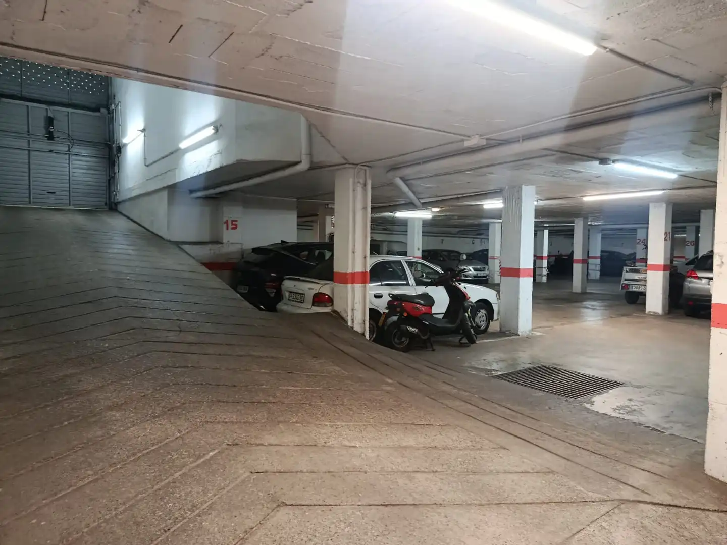 Parking of Garage for rent in Salt