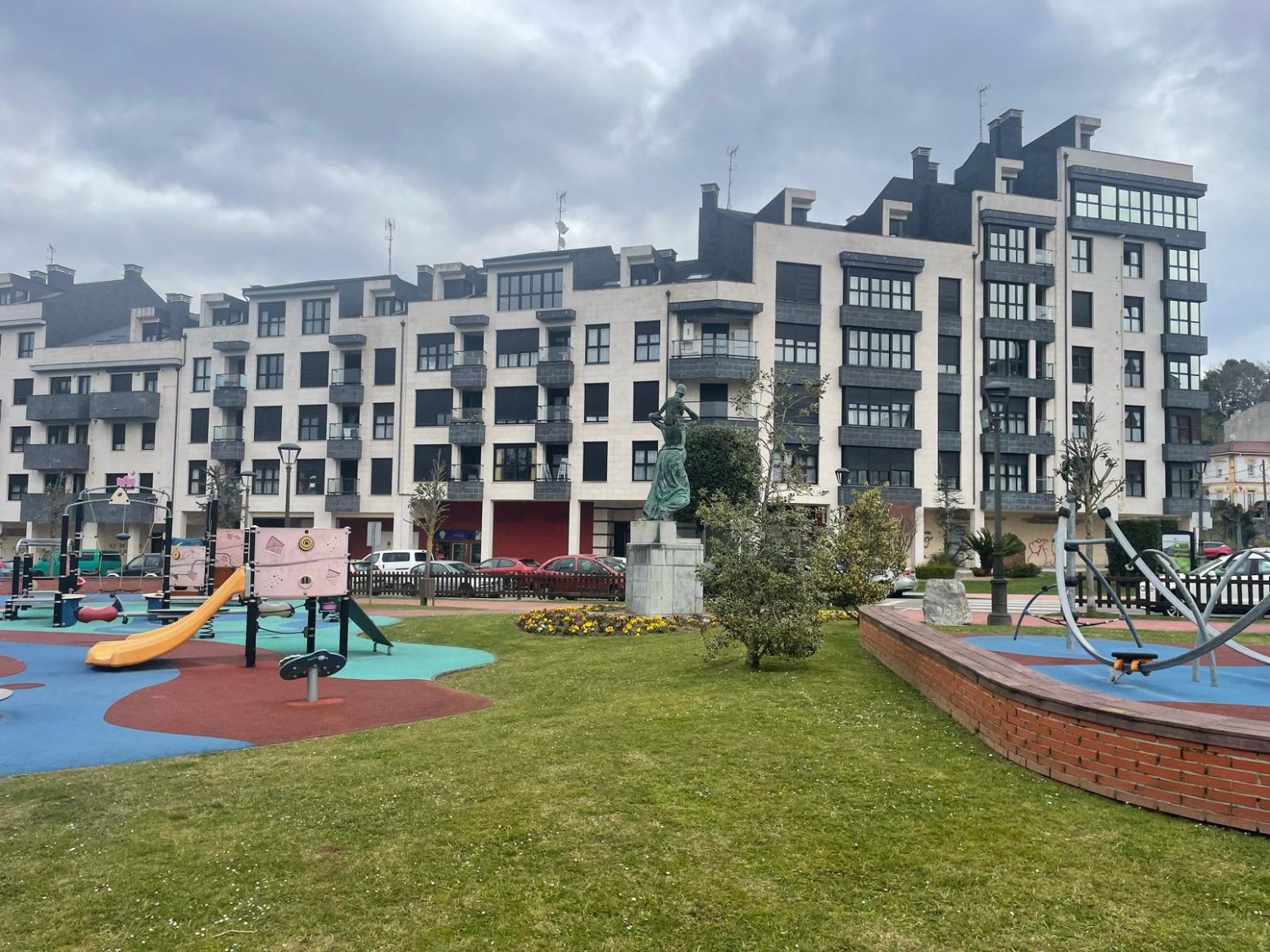 Vista exterior de Garatge en venda en Llanera