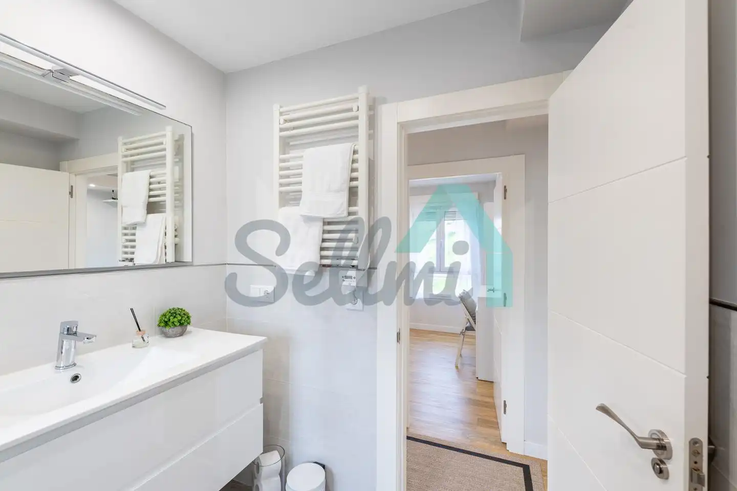 Baño de Piso en venta en Carreño con Calefacción, Terraza y Amueblado