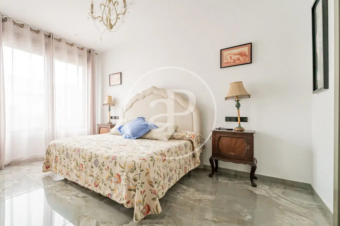 Habitación de Casa adosada en venta en Pozuelo de Alarcón con Aire acondicionado, Calefacción y Jardín privado