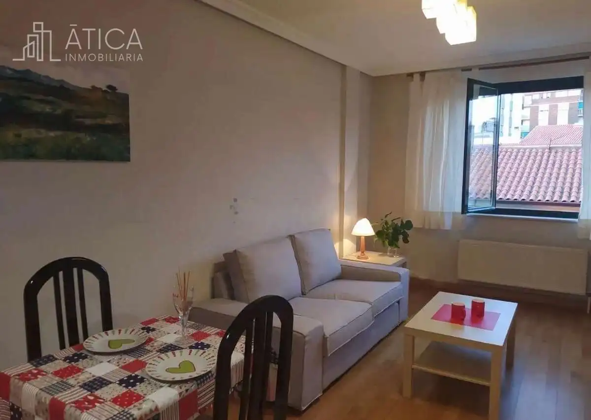 Sala de estar de Apartamento de alquiler en Salamanca con Calefacción y Amueblado