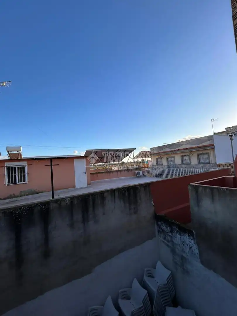 Exterior view of Houses for sale in Sevilla