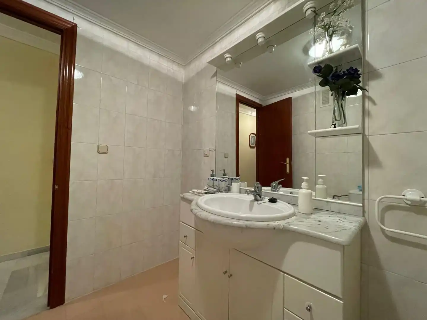 Baño de Piso en venta en Almonte con Calefacción, Terraza y Amueblado