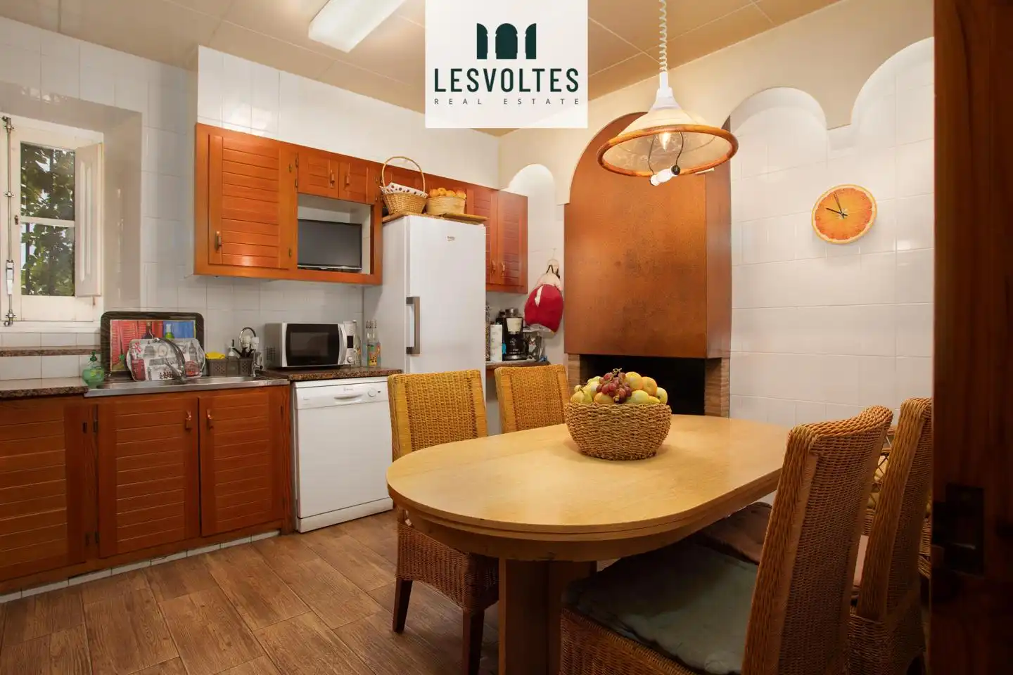 Cocina de Casa o chalet en venta en Verges con Aire acondicionado, Jardín privado y Parquet