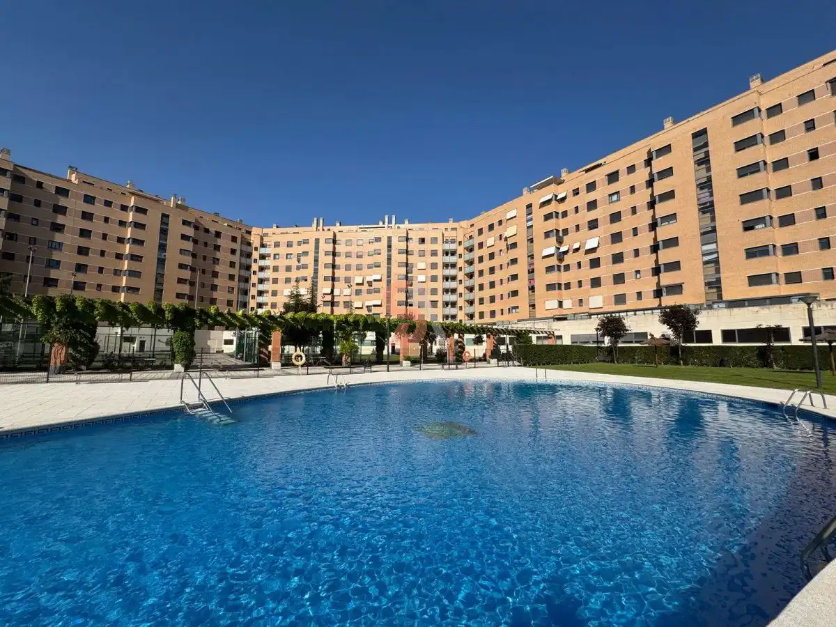 Schwimmbecken von Wohnung zur Miete in Valladolid mit Heizung, Möbliert und Gemeinschaftspool