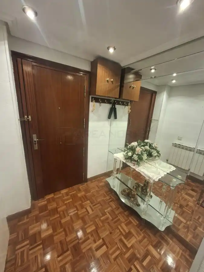 Piso en venta en Vitoria - Gasteiz con Calefacción, Parquet y Trastero