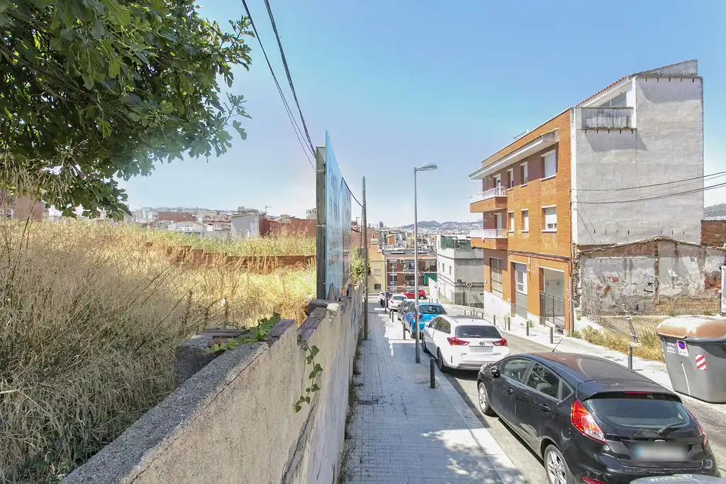 Außenansicht von Büro zum Verkauf in Badalona